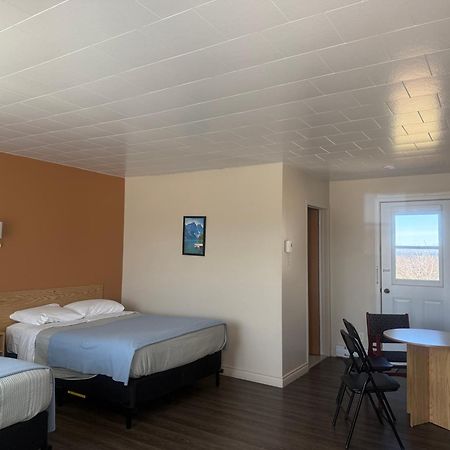 Le Campagnard Hotel Matane Bagian luar foto