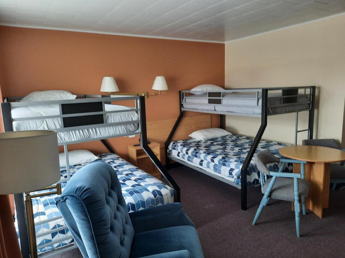 Le Campagnard Hotel Matane Bagian luar foto