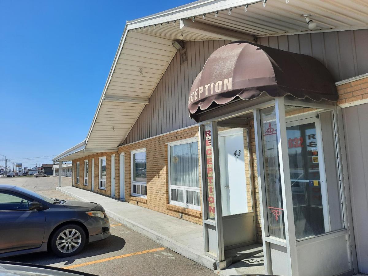 Le Campagnard Hotel Matane Bagian luar foto