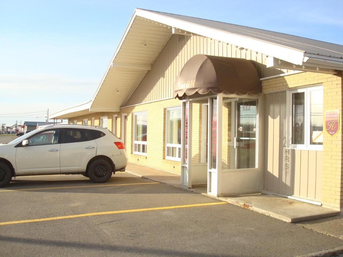 Le Campagnard Hotel Matane Bagian luar foto