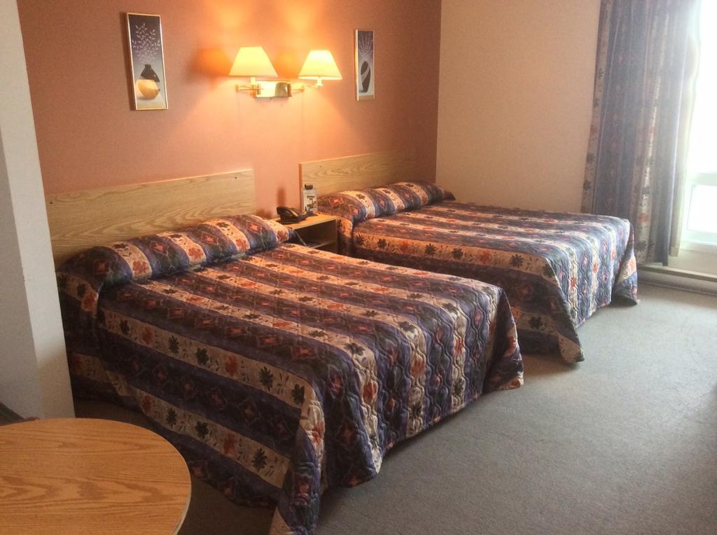 Le Campagnard Hotel Matane Bagian luar foto