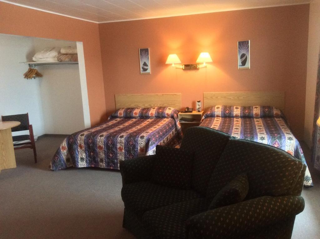 Le Campagnard Hotel Matane Bagian luar foto