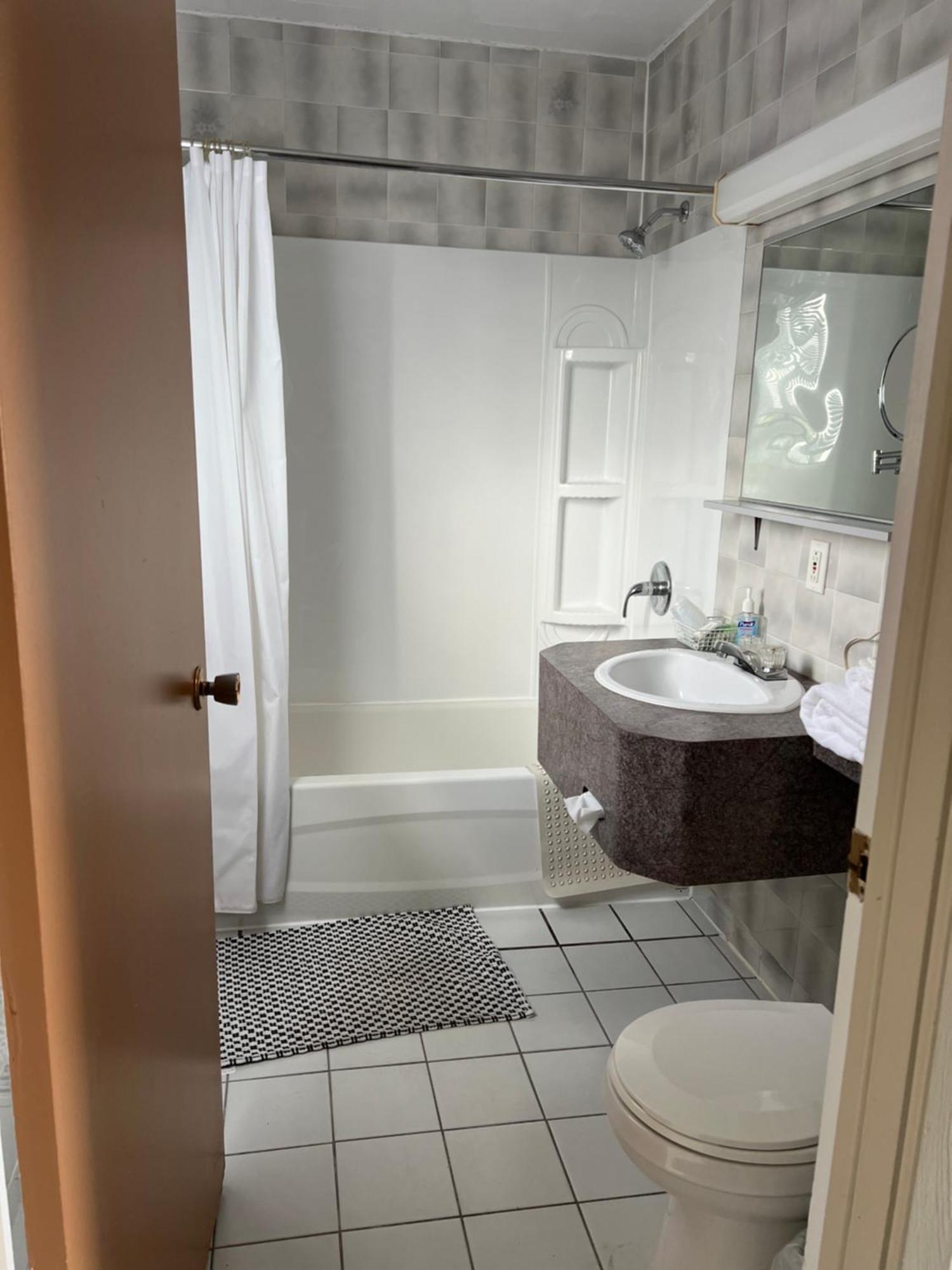 Le Campagnard Hotel Matane Bagian luar foto