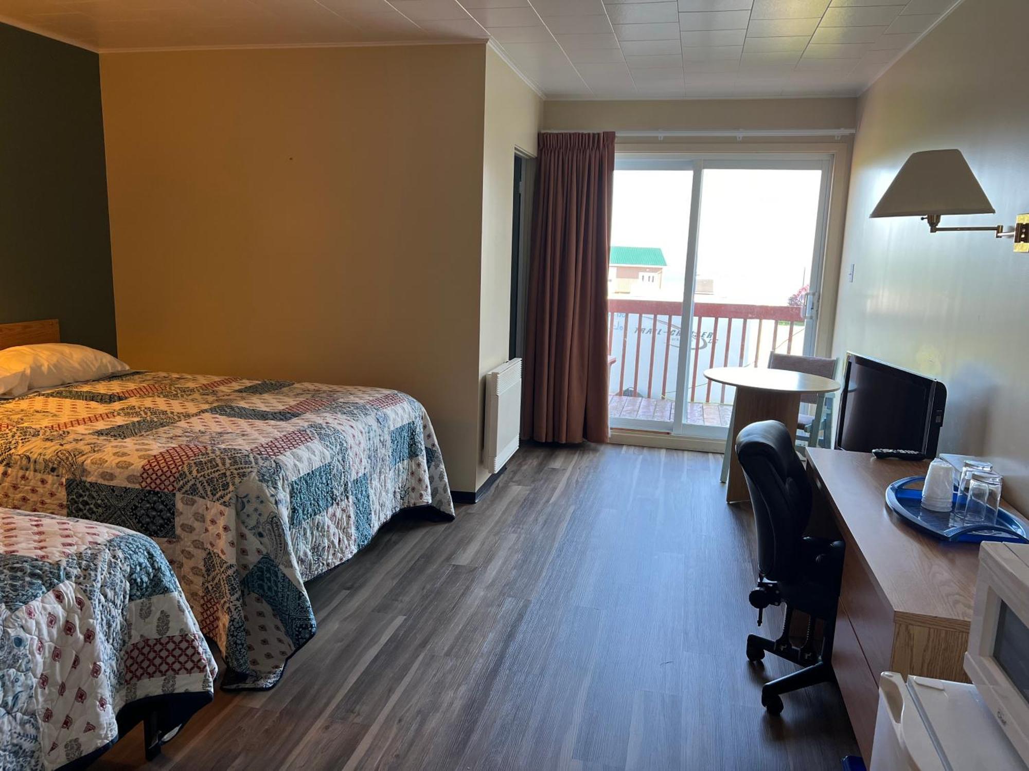 Le Campagnard Hotel Matane Bagian luar foto