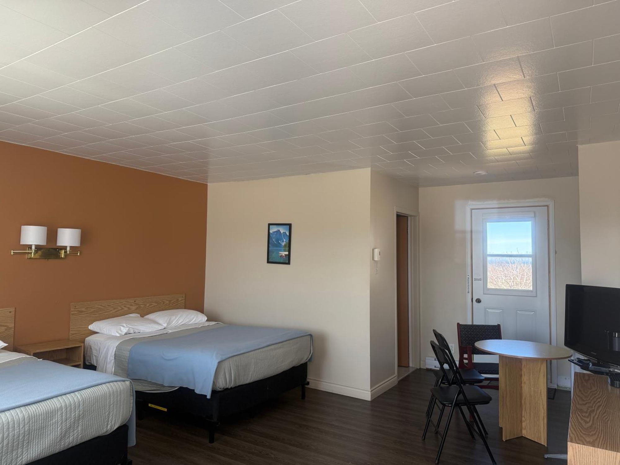 Le Campagnard Hotel Matane Bagian luar foto