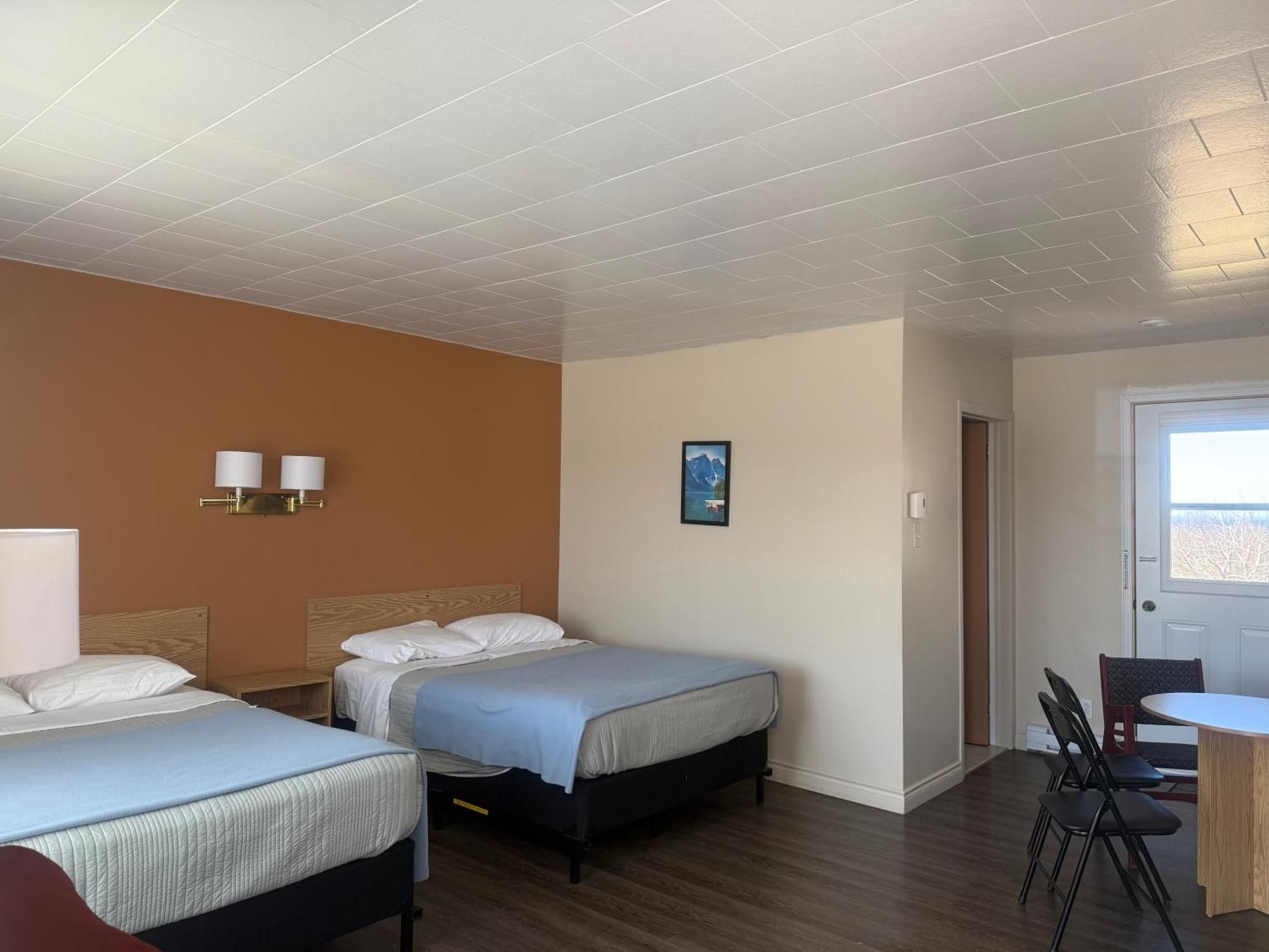Le Campagnard Hotel Matane Bagian luar foto