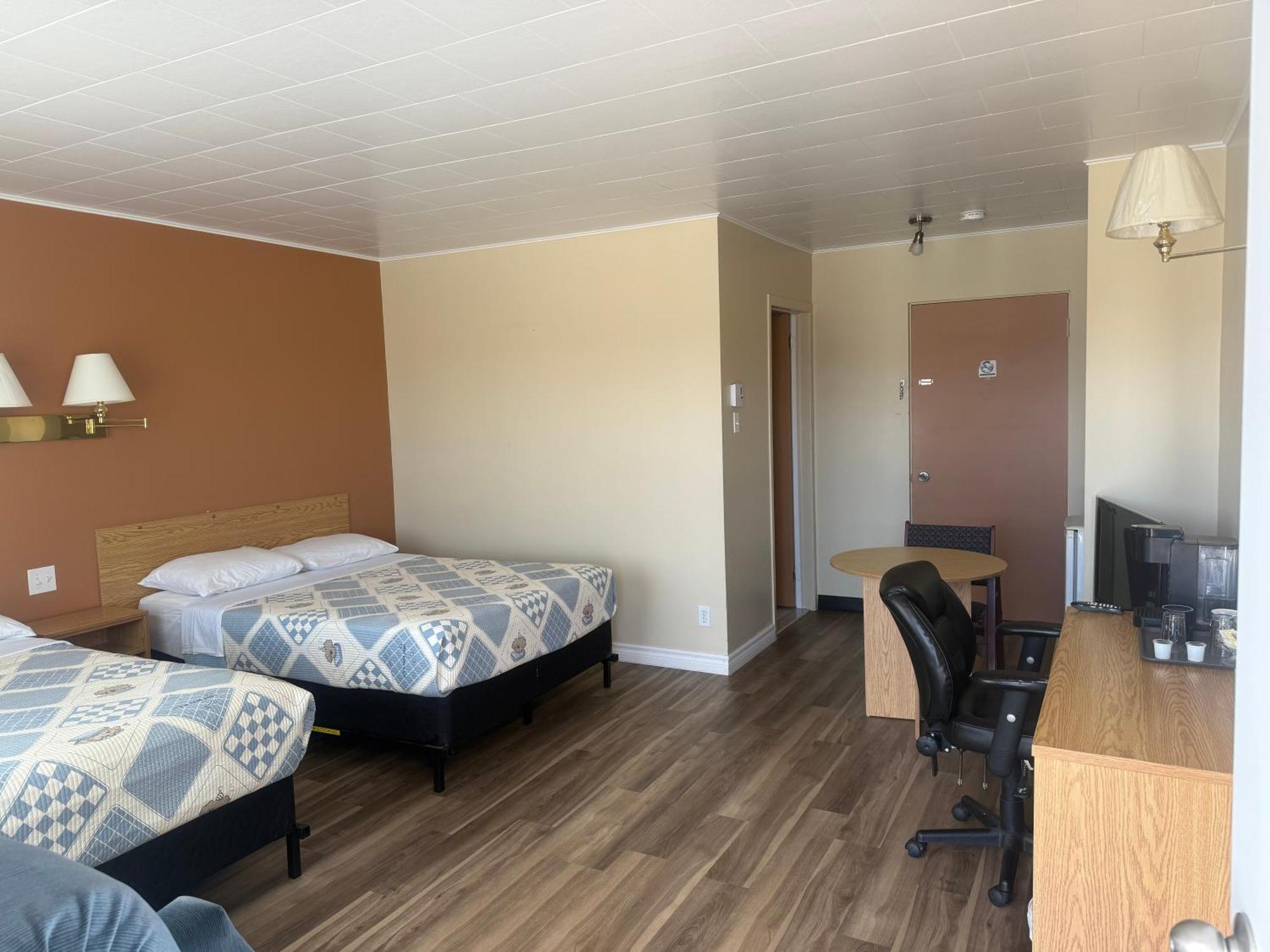 Le Campagnard Hotel Matane Bagian luar foto