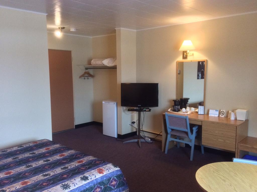 Le Campagnard Hotel Matane Bagian luar foto